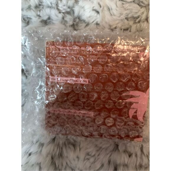 Kim Chi Bronzer - Picture 2 of 2